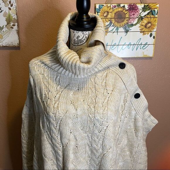 Cream poncho sweater  - Picture 2 of 6